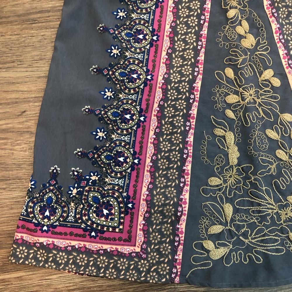 Gimmicks Boho Tank Top Embroidered Floral - Picture 2 of 7
